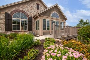 The Glen at Seven Stones N50W25074  William Dr  in Sussex wi. List Price: $589,900