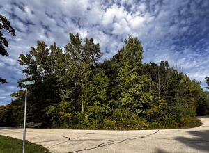 5  Oakridge  Ct in Fond Du Lac wi. List Price: $160,000