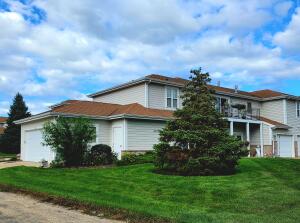 MEADOWLANDS 6620  Meadowlands Cir 8C in Pleasant Prairie wi. List Price: $330,000