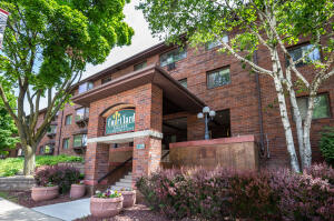 Courtyard Square 1108 N Milwaukee St 233 in Milwaukee wi. List Price: $245,000