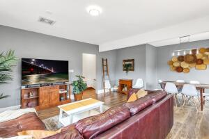 3041 N Oakland Ave in Milwaukee wi. List Price: $575,000