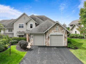 Geneva National 631  Eagleton Dr 55-16 in Geneva wi. List Price: $625,000