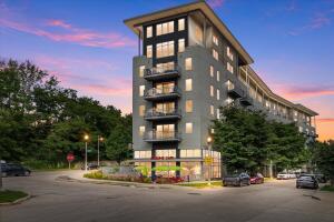 Union Point 2080 N Commerce St 510 in Milwaukee wi. List Price: $299,900