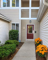 Hunters Run Condominium Association 815 W Puetz Rd  in Oak Creek wi. List Price: $180,000