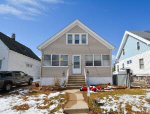 3815 S Pennsylvania Ave in Saint Francis wi. List Price: $314,900