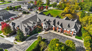 Capitol Heights Center Condo 17490  Crest Hill Dr 10 in Brookfield wi. List Price: $484,900