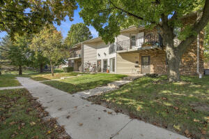 Lake Park West W168N11501  El Camino Dr 2, Building 3 in Germantown wi. List Price: $192,900