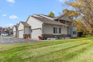 Steeple Hill 934  Spring Ct  in Newburg wi. List Price: $249,900