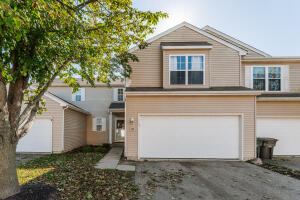 Hunters Ridge 1400  Hunters Ridge Dr 124 in Genoa City wi. List Price: $255,000