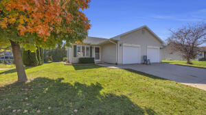 BIRCH TREE CONDOMINIUM 435  Birch Tree Ave  in Cedar Grove wi. List Price: $215,000