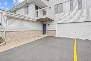 Tira Glen 3615  85th St E in Kenosha wi. List Price: $269,900