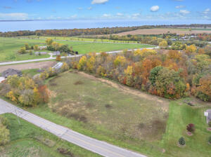 Lt3  Johnsburg  Rd in Calumet wi. List Price: $149,900