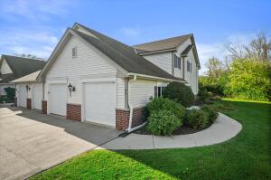 Fairfield Condominiums 558  Pewaukee Rd H in Pewaukee wi. List Price: $299,900