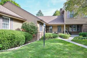 Courts Of Ville Du Parc Condominium 12583 N Woodberry Dr  in Mequon wi. List Price: $325,000