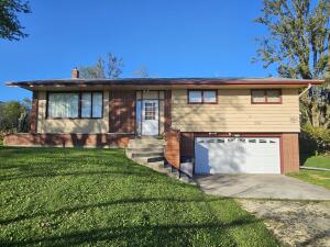5011  River Rd in West Bend wi. List Price: $599,000