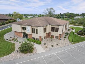 17  Waldo Blvd in Manitowoc wi. List Price: $925,000